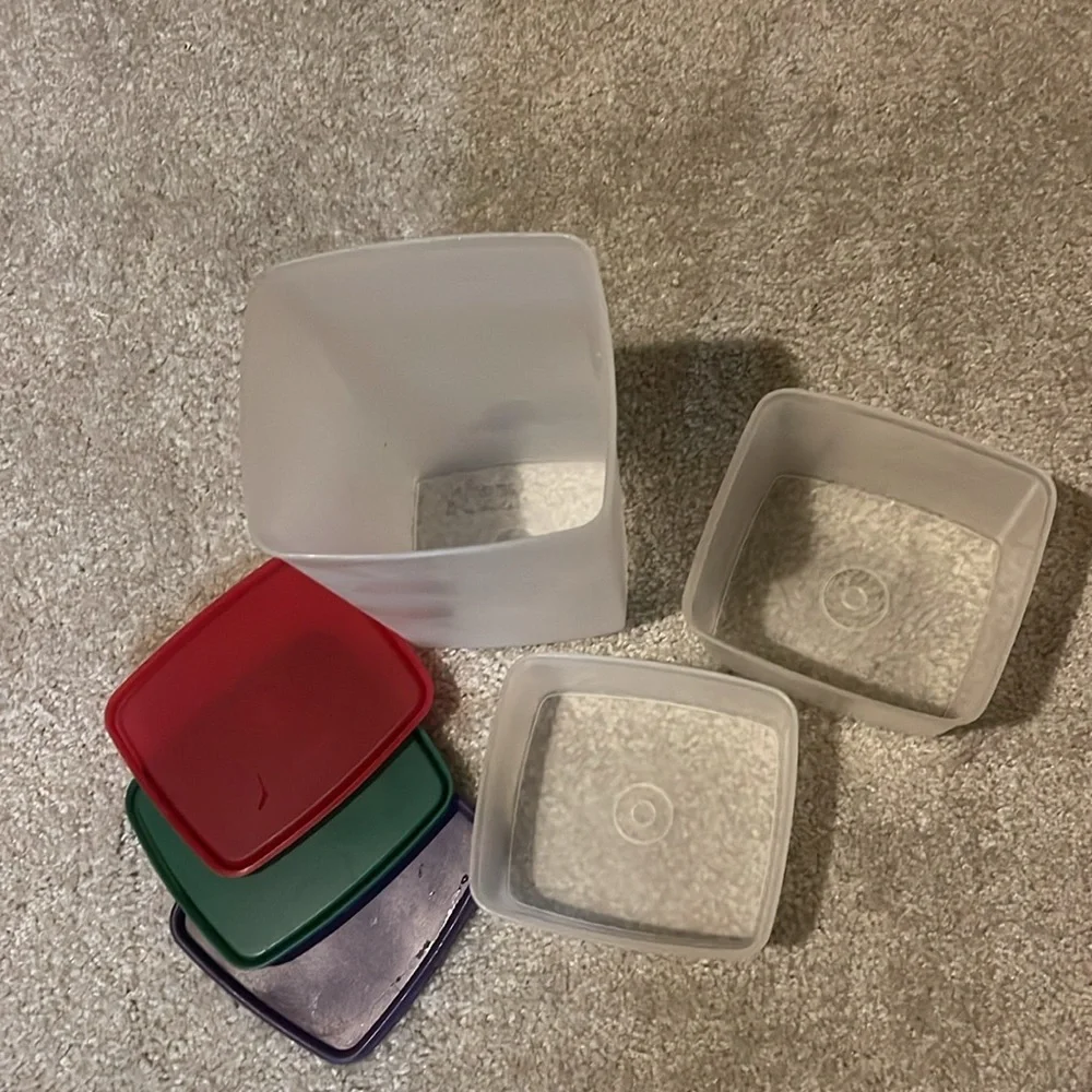Tupperware storage containers - Picture 3 of 3
